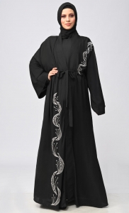 Unveiling the Beauty of Abaya: A Guide to the Timeless Attire for Women